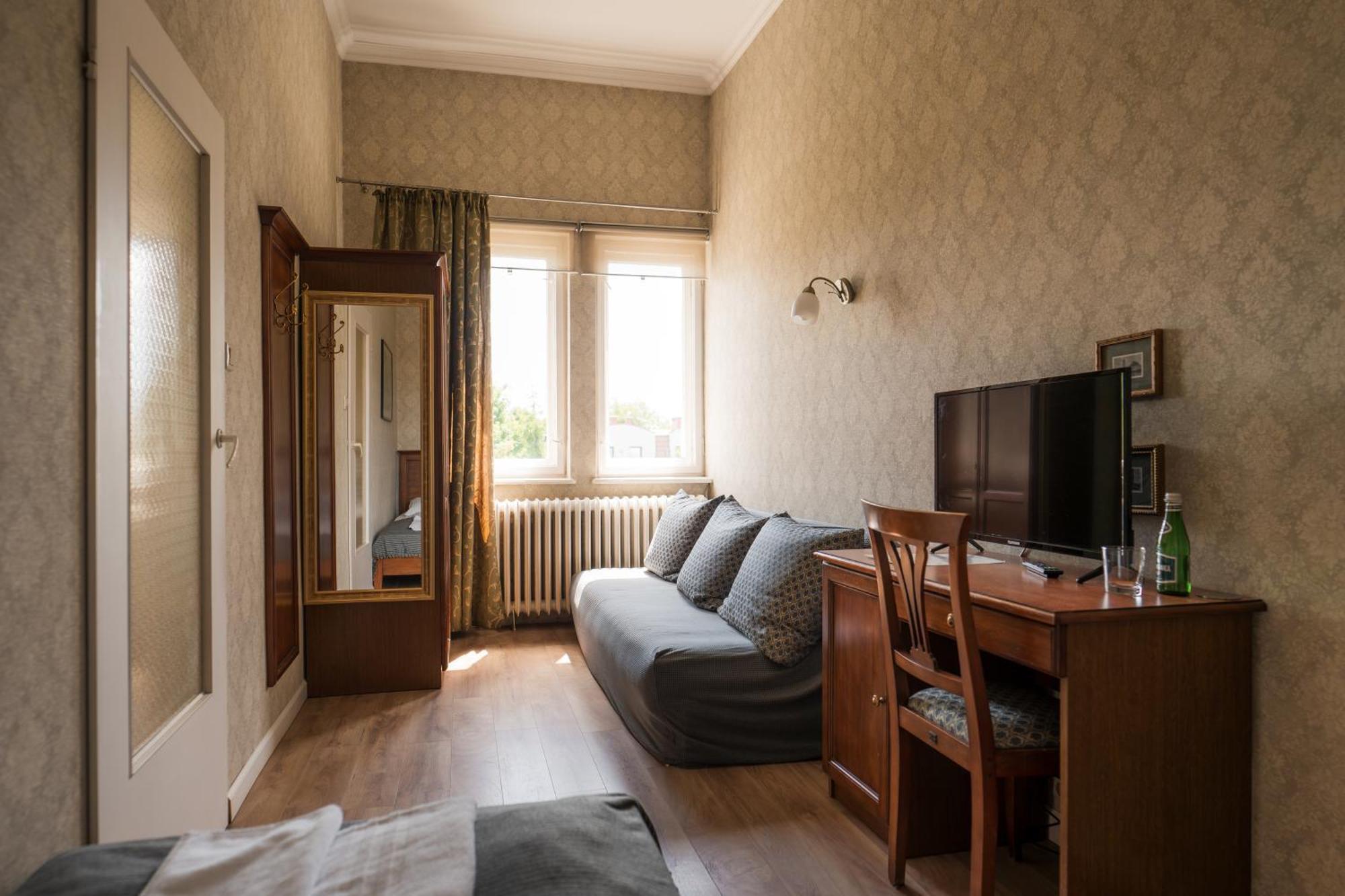 Irena Hotell 2*
